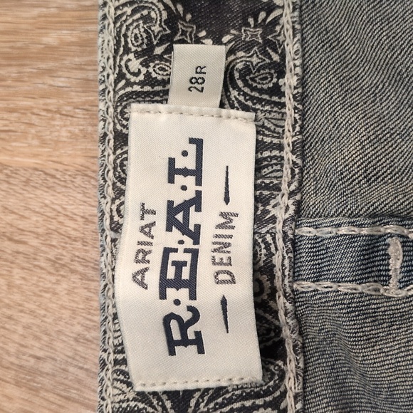 💙❤️ Ariat Women's Classic Blue Mid Rise Straight Jeans size 28R 💙❤️ - Picture 4 of 13